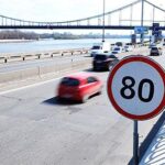 На деяких дорогах Києва та Дніпра з 1 квітня збільшили дозволену швидкість руху