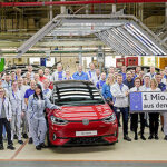На заводі Volkswagen у Цвікау випущений 1-мільйонний електромобіль