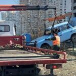Стало відомо, скільки покинутих та знищених авто прибрали з київських вулиць