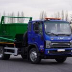 В Україні пропонується cміттєвоз із портальним типом завантаження на шасі JAC N120