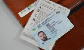 Сколько стоит сдать на права Харьков?