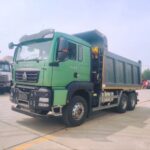 В Україну їде велика партія техніки Howo та Sitrak